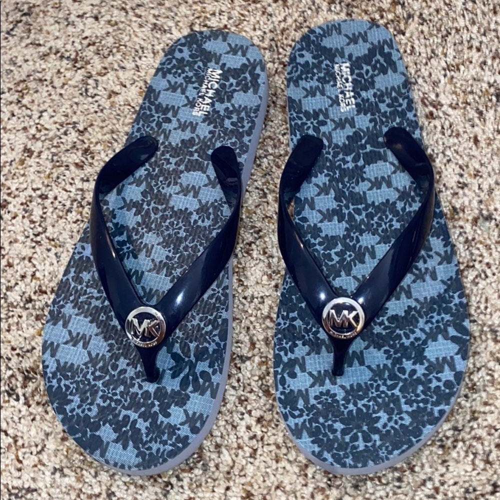 MICHEAL KORS FLIP FLOPS